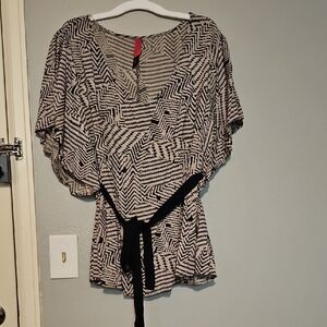 Chic Black and Tan Patterned Women's Top